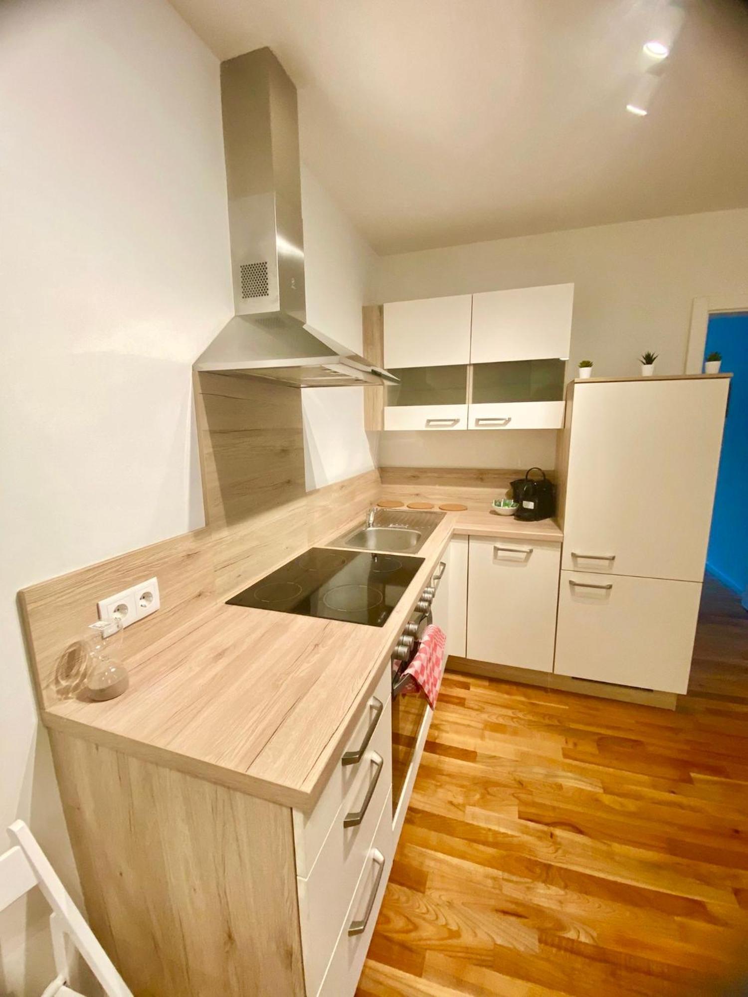 Spacious 2 Bedroom Modern * Wien