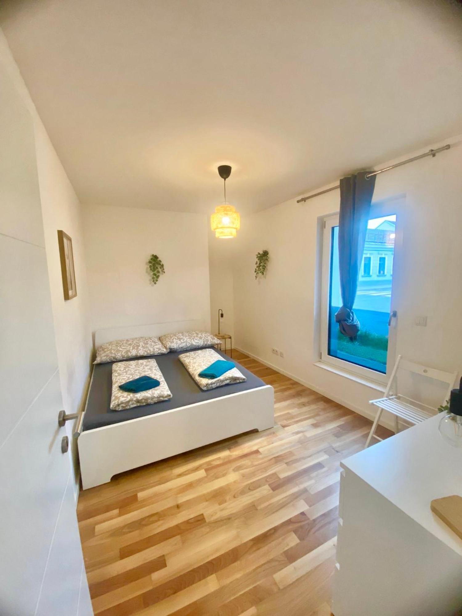 Spacious 2 Bedroom Modern Apartment